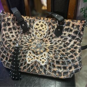 Studded Skull Design Crossbody Handbag - Black and Gold